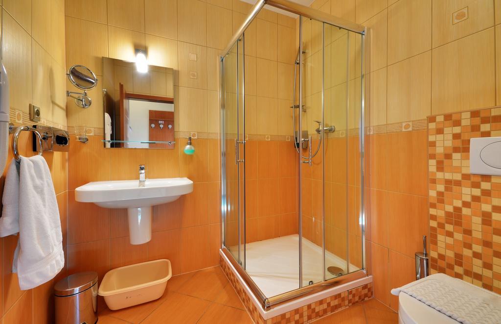 Restaurace A Penzion Kamenec Jilešovice Oda fotoğraf
