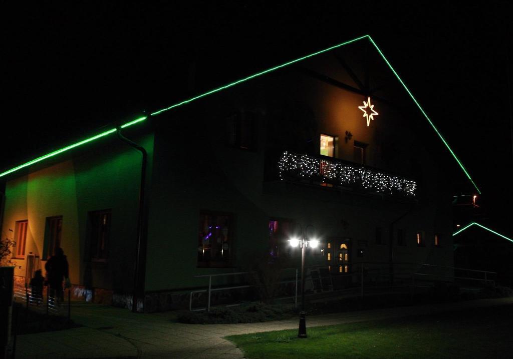 Restaurace A Penzion Kamenec Jilešovice Dış mekan fotoğraf