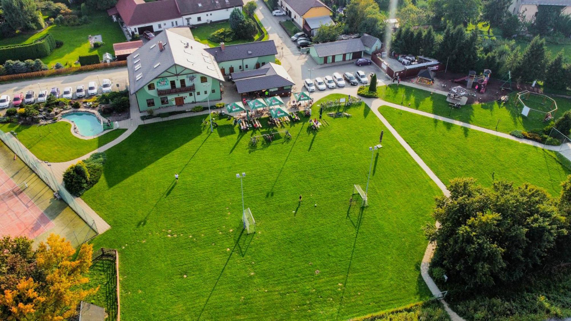 Restaurace A Penzion Kamenec Jilešovice Dış mekan fotoğraf